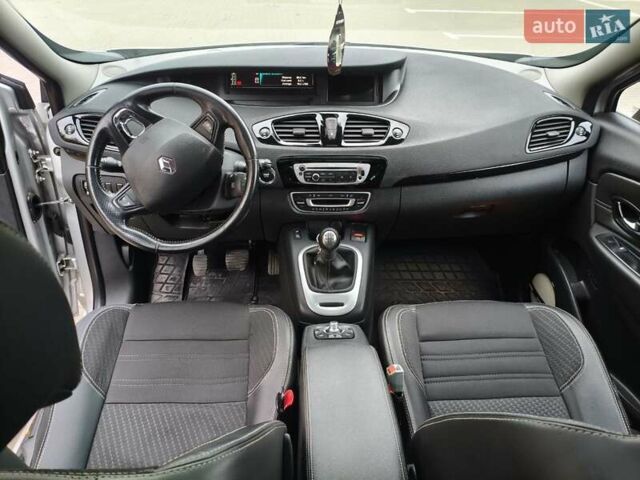 Серый Рено Megane Scenic, объемом двигателя 1.5 л и пробегом 259 тыс. км за 9900 $, фото 18 на Automoto.ua