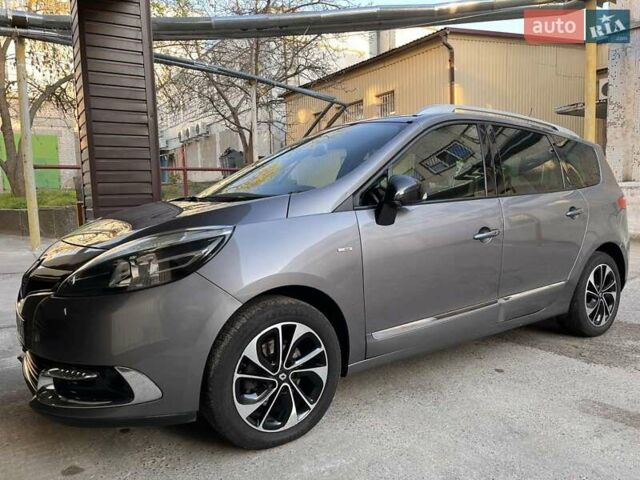 Серый Рено Megane Scenic, объемом двигателя 1.5 л и пробегом 186 тыс. км за 11600 $, фото 2 на Automoto.ua