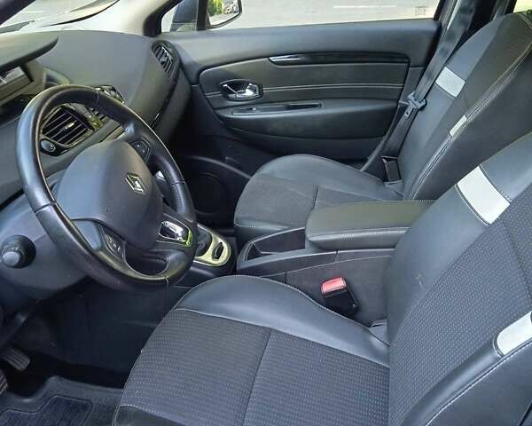 Серый Рено Megane Scenic, объемом двигателя 1.5 л и пробегом 180 тыс. км за 10300 $, фото 10 на Automoto.ua