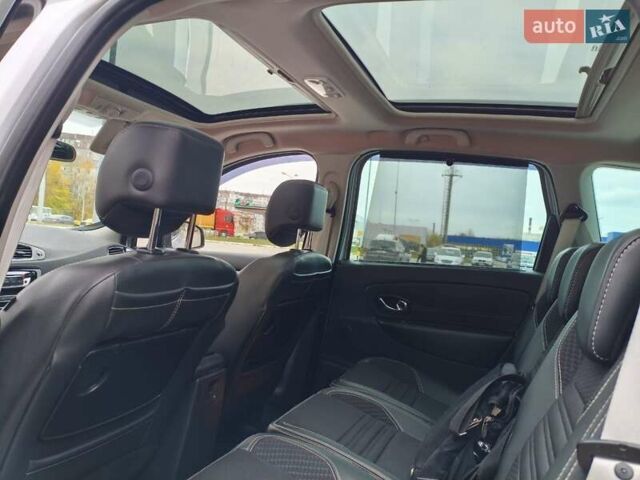 Серый Рено Megane Scenic, объемом двигателя 1.5 л и пробегом 259 тыс. км за 9900 $, фото 19 на Automoto.ua