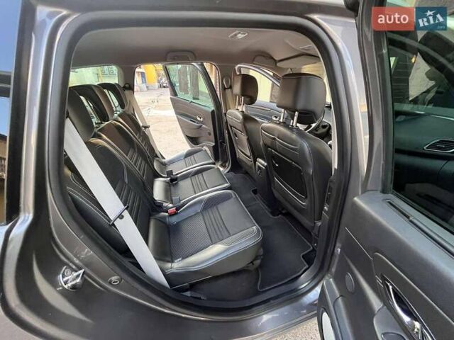 Серый Рено Megane Scenic, объемом двигателя 1.5 л и пробегом 186 тыс. км за 11600 $, фото 12 на Automoto.ua