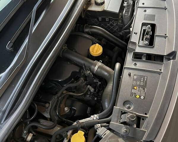 Серый Рено Megane Scenic, объемом двигателя 1.5 л и пробегом 186 тыс. км за 11600 $, фото 25 на Automoto.ua