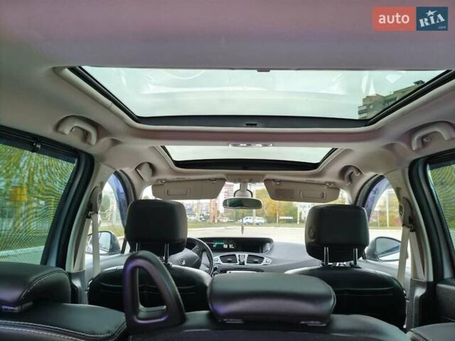 Серый Рено Megane Scenic, объемом двигателя 1.5 л и пробегом 259 тыс. км за 9900 $, фото 16 на Automoto.ua