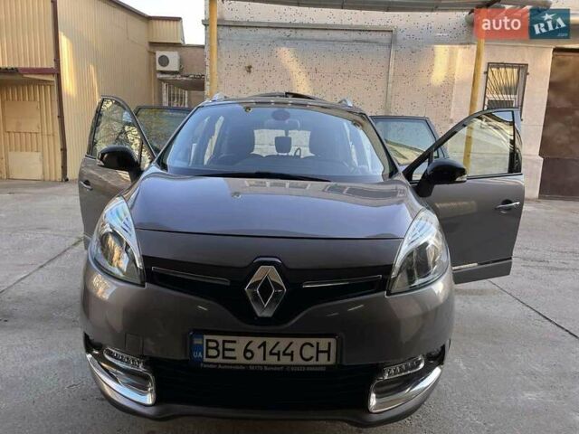 Серый Рено Megane Scenic, объемом двигателя 1.5 л и пробегом 186 тыс. км за 11600 $, фото 1 на Automoto.ua
