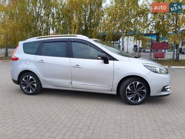 Серый Рено Megane Scenic, объемом двигателя 1.5 л и пробегом 259 тыс. км за 9900 $, фото 1 на Automoto.ua