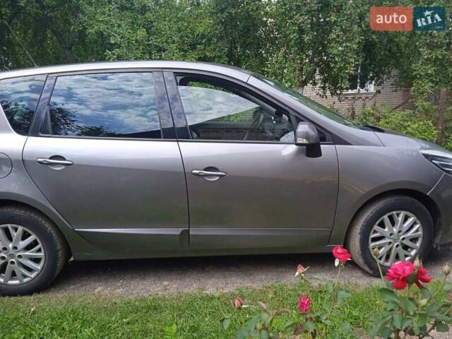Серый Рено Megane Scenic, объемом двигателя 1.5 л и пробегом 180 тыс. км за 10300 $, фото 7 на Automoto.ua