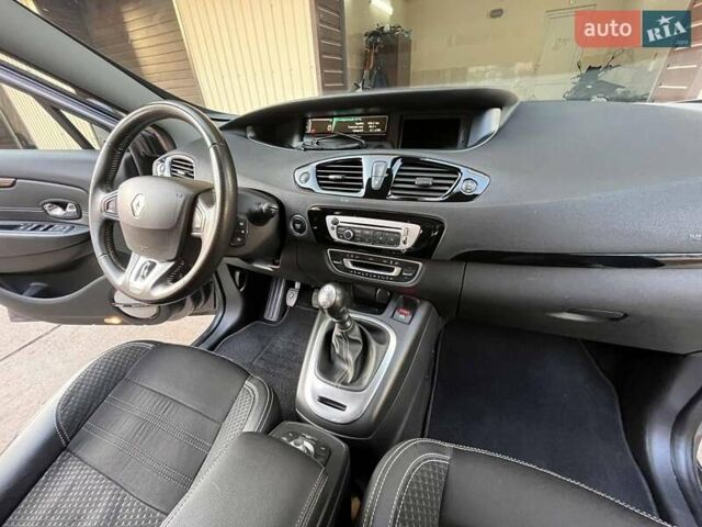 Серый Рено Megane Scenic, объемом двигателя 1.5 л и пробегом 186 тыс. км за 11600 $, фото 16 на Automoto.ua