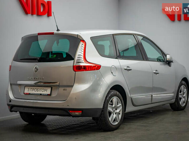 Серый Рено Megane Scenic, объемом двигателя 1.5 л и пробегом 228 тыс. км за 9640 $, фото 1 на Automoto.ua