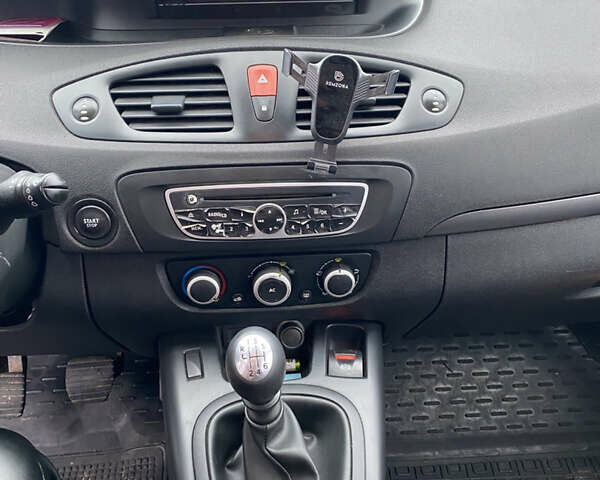 Синій Рено Megane Scenic, об'ємом двигуна 1.46 л та пробігом 198 тис. км за 5700 $, фото 13 на Automoto.ua