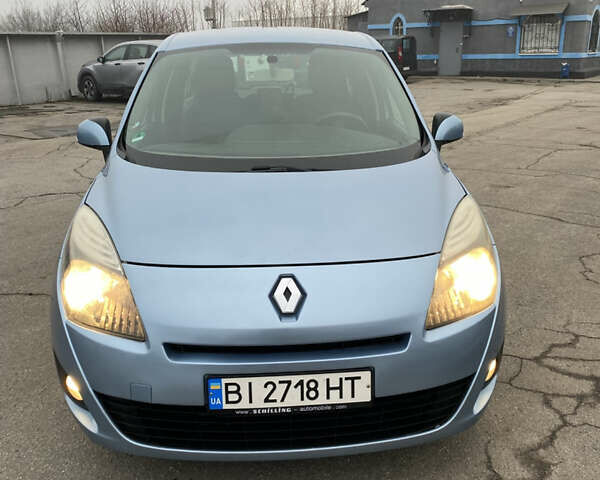 Синій Рено Megane Scenic, об'ємом двигуна 1.46 л та пробігом 198 тис. км за 5700 $, фото 1 на Automoto.ua