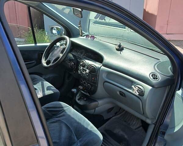 Синій Рено Megane Scenic, об'ємом двигуна 1.6 л та пробігом 300 тис. км за 2300 $, фото 7 на Automoto.ua