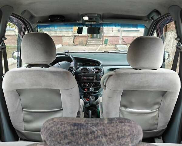 Синий Рено Megane Scenic, объемом двигателя 1.87 л и пробегом 364 тыс. км за 3499 $, фото 18 на Automoto.ua