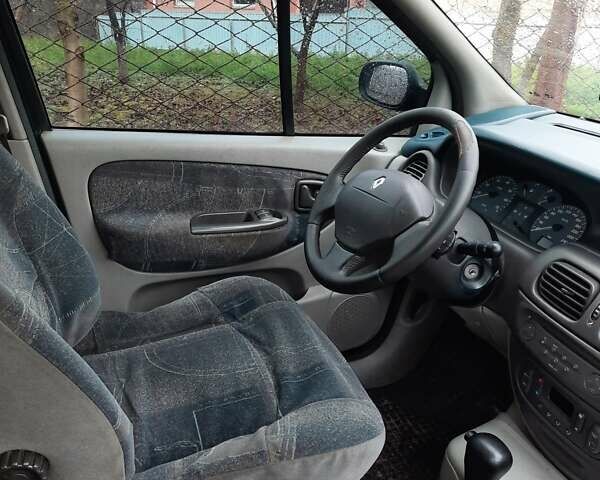 Синий Рено Megane Scenic, объемом двигателя 1.87 л и пробегом 151 тыс. км за 1100 $, фото 7 на Automoto.ua