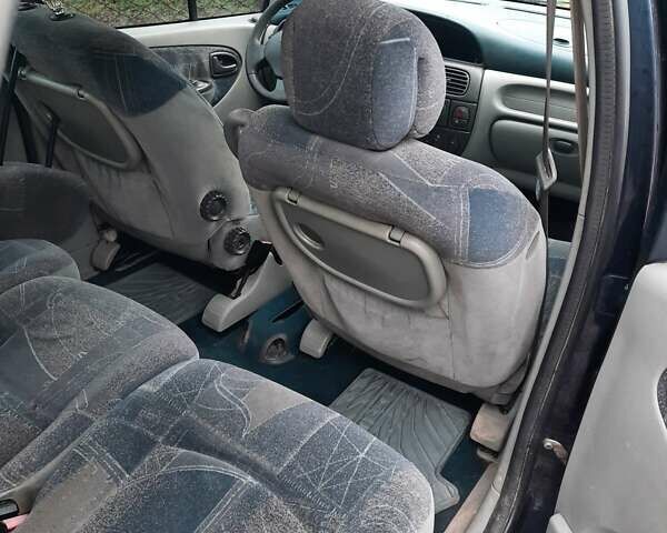 Синий Рено Megane Scenic, объемом двигателя 1.87 л и пробегом 151 тыс. км за 1100 $, фото 6 на Automoto.ua