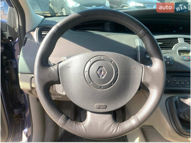 Синий Рено Megane Scenic, объемом двигателя 1.6 л и пробегом 170 тыс. км за 4790 $, фото 30 на Automoto.ua