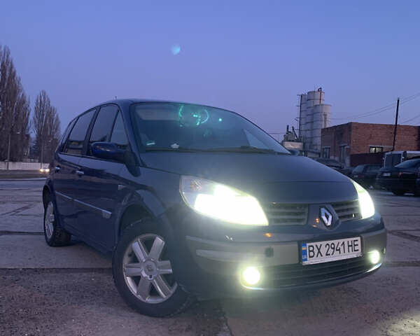 Синий Рено Megane Scenic, объемом двигателя 1.5 л и пробегом 267 тыс. км за 3800 $, фото 10 на Automoto.ua