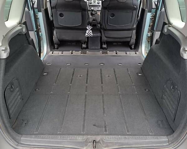 Синий Рено Megane Scenic, объемом двигателя 1.87 л и пробегом 354 тыс. км за 5600 $, фото 5 на Automoto.ua