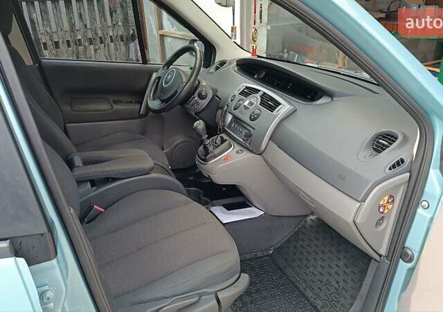 Синий Рено Megane Scenic, объемом двигателя 1.87 л и пробегом 354 тыс. км за 5600 $, фото 10 на Automoto.ua