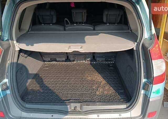 Синий Рено Megane Scenic, объемом двигателя 1.87 л и пробегом 354 тыс. км за 5600 $, фото 16 на Automoto.ua