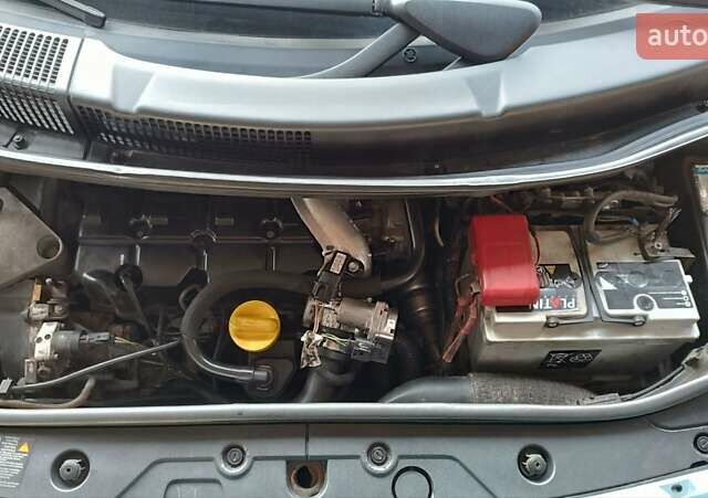 Синий Рено Megane Scenic, объемом двигателя 1.87 л и пробегом 354 тыс. км за 5600 $, фото 14 на Automoto.ua