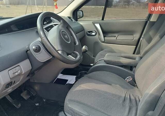 Синий Рено Megane Scenic, объемом двигателя 1.87 л и пробегом 354 тыс. км за 5600 $, фото 13 на Automoto.ua