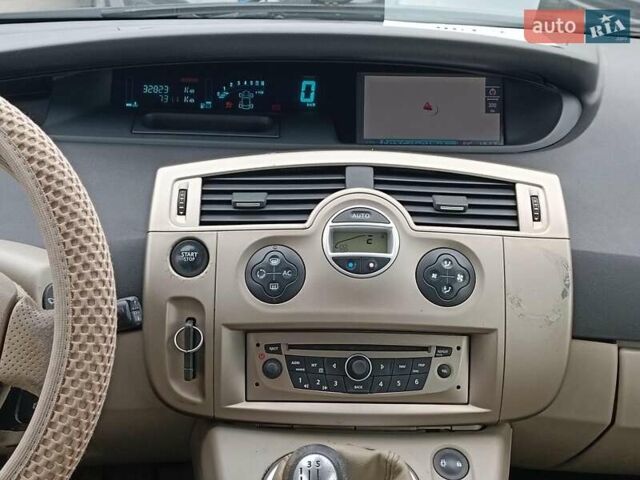 Синий Рено Megane Scenic, объемом двигателя 2 л и пробегом 328 тыс. км за 6190 $, фото 16 на Automoto.ua