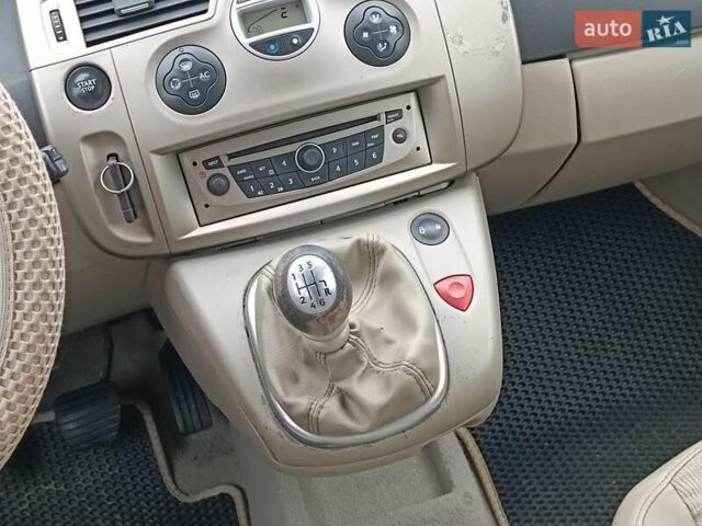 Синий Рено Megane Scenic, объемом двигателя 2 л и пробегом 328 тыс. км за 6190 $, фото 17 на Automoto.ua