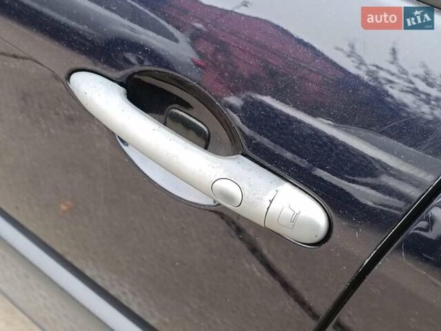 Синий Рено Megane Scenic, объемом двигателя 2 л и пробегом 328 тыс. км за 6190 $, фото 19 на Automoto.ua