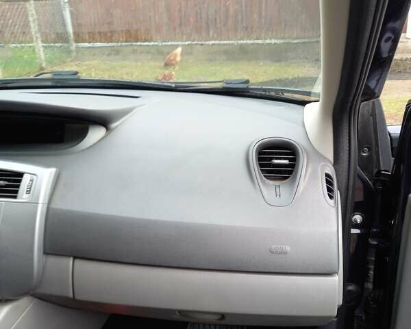 Рено Megane Scenic 2008 в Сарнах на Automoto.ua Синий Рено Megane Scenic, объемом двигателя 1.9 л и пробегом 280 тыс. км за 6650 $, фото 14 на Automoto.ua