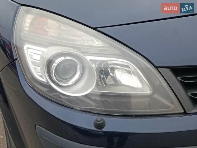 Синий Рено Megane Scenic, объемом двигателя 2 л и пробегом 328 тыс. км за 6190 $, фото 3 на Automoto.ua