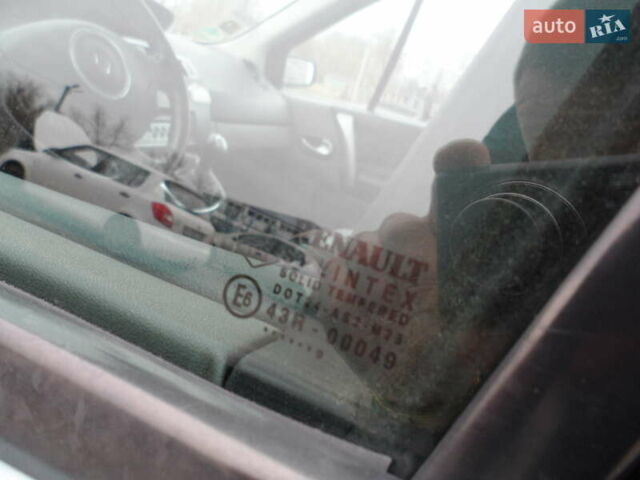 Синий Рено Megane Scenic, объемом двигателя 1.6 л и пробегом 220 тыс. км за 6500 $, фото 50 на Automoto.ua