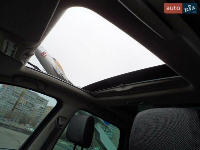 Синий Рено Megane Scenic, объемом двигателя 1.6 л и пробегом 220 тыс. км за 6500 $, фото 37 на Automoto.ua