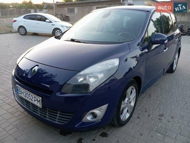 Синий Рено Megane Scenic, объемом двигателя 2 л и пробегом 295 тыс. км за 7699 $, фото 1 на Automoto.ua