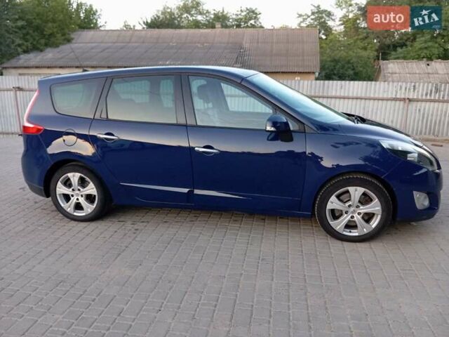 Синий Рено Megane Scenic, объемом двигателя 2 л и пробегом 295 тыс. км за 7699 $, фото 4 на Automoto.ua