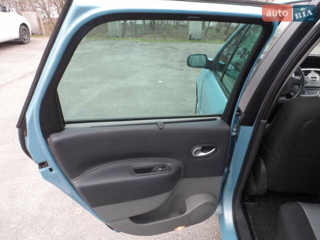 Синий Рено Megane Scenic, объемом двигателя 1.6 л и пробегом 220 тыс. км за 6500 $, фото 22 на Automoto.ua