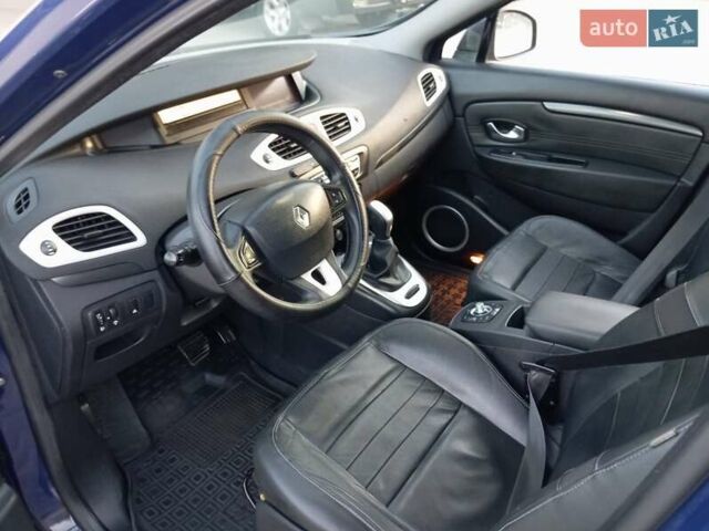 Синий Рено Megane Scenic, объемом двигателя 2 л и пробегом 295 тыс. км за 7699 $, фото 12 на Automoto.ua
