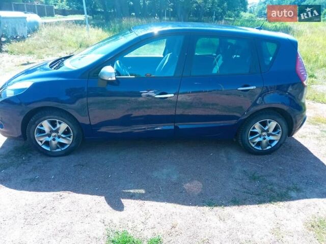 Синий Рено Megane Scenic, объемом двигателя 2 л и пробегом 223 тыс. км за 7800 $, фото 1 на Automoto.ua
