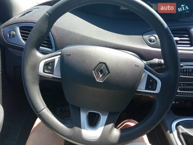 Синий Рено Megane Scenic, объемом двигателя 2 л и пробегом 223 тыс. км за 7800 $, фото 4 на Automoto.ua
