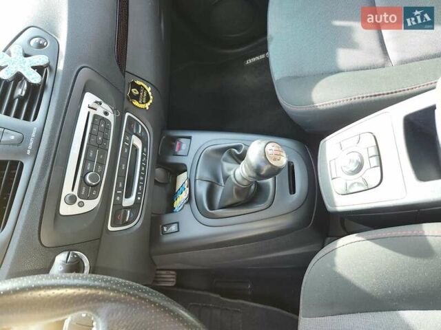 Синий Рено Megane Scenic, объемом двигателя 1.5 л и пробегом 229 тыс. км за 8500 $, фото 6 на Automoto.ua