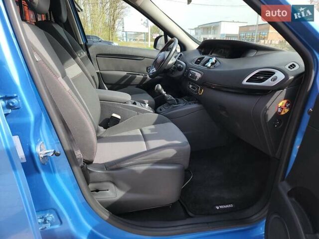Синий Рено Megane Scenic, объемом двигателя 1.5 л и пробегом 229 тыс. км за 8500 $, фото 9 на Automoto.ua