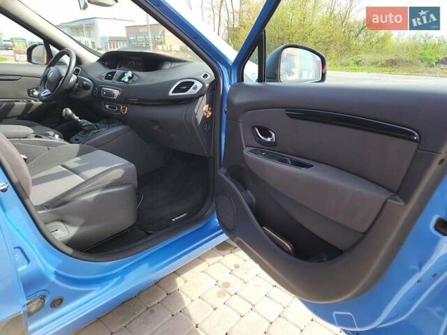 Синий Рено Megane Scenic, объемом двигателя 1.5 л и пробегом 229 тыс. км за 8500 $, фото 7 на Automoto.ua