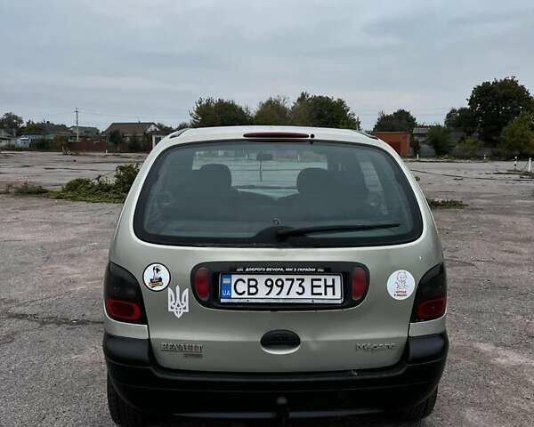 Зеленый Рено Megane Scenic, объемом двигателя 1.4 л и пробегом 250 тыс. км за 3450 $, фото 5 на Automoto.ua