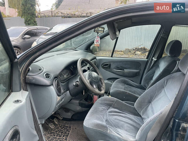 Рено Megane Scenic 1998 в Черновцах на Automoto.ua Зеленый Рено Megane Scenic, объемом двигателя 1.6 л и пробегом 300 тыс. км за 1100 $, фото 7 на Automoto.ua