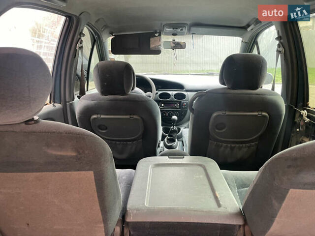 Рено Megane Scenic 1998 в Черновцах на Automoto.ua Зеленый Рено Megane Scenic, объемом двигателя 1.6 л и пробегом 300 тыс. км за 1100 $, фото 5 на Automoto.ua