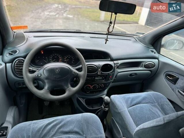 Зеленый Рено Megane Scenic, объемом двигателя 1.87 л и пробегом 315 тыс. км за 2700 $, фото 16 на Automoto.ua