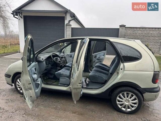 Зеленый Рено Megane Scenic, объемом двигателя 1.87 л и пробегом 315 тыс. км за 2700 $, фото 10 на Automoto.ua
