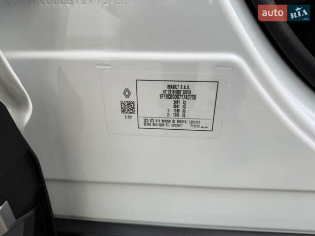Белый Рено Scenic E-TECH, объемом двигателя 0 л и пробегом 14 тыс. км за 31000 $, фото 90 на Automoto.ua
