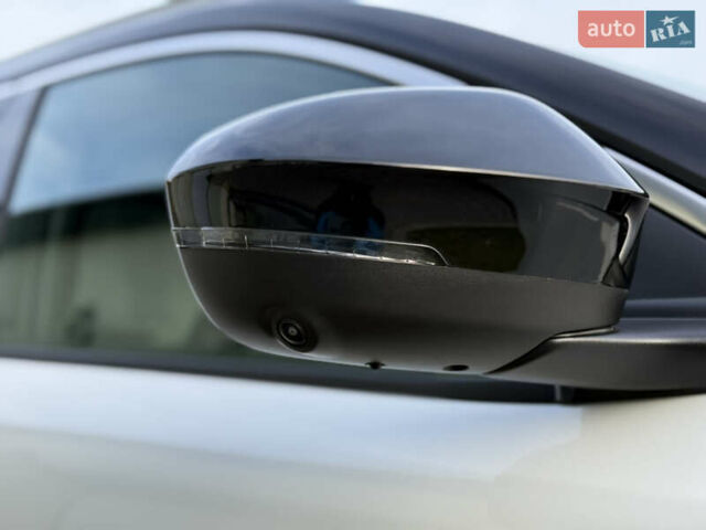 Белый Рено Scenic E-TECH, объемом двигателя 0 л и пробегом 14 тыс. км за 31000 $, фото 41 на Automoto.ua