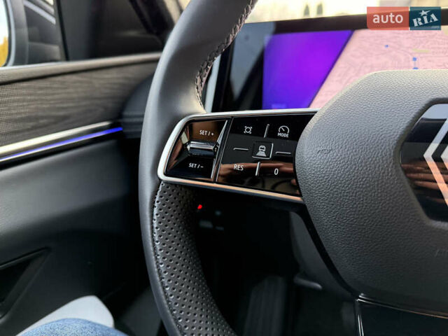 Белый Рено Scenic E-TECH, объемом двигателя 0 л и пробегом 14 тыс. км за 31000 $, фото 69 на Automoto.ua