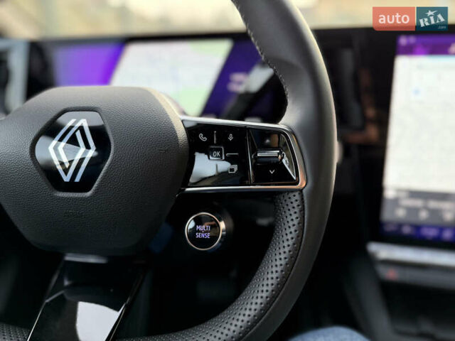 Белый Рено Scenic E-TECH, объемом двигателя 0 л и пробегом 14 тыс. км за 31000 $, фото 68 на Automoto.ua